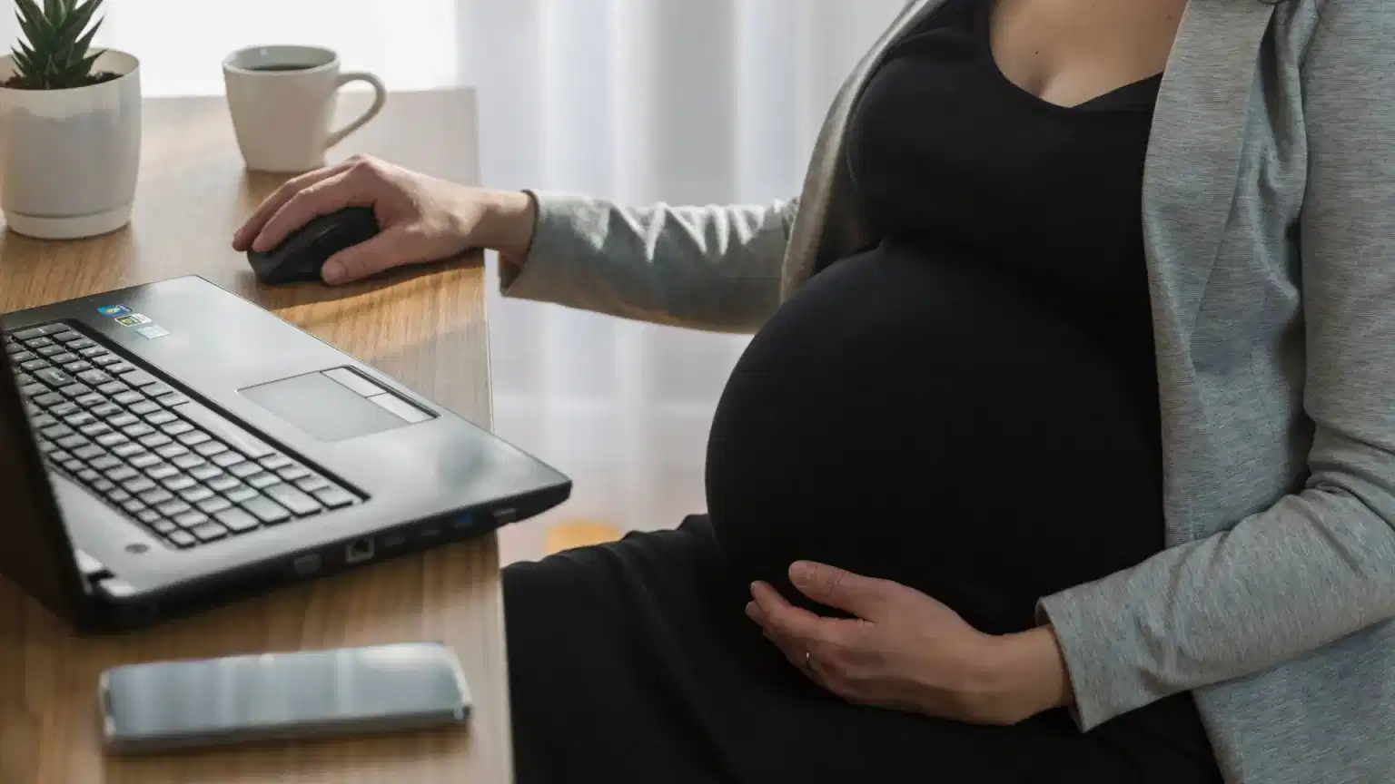 Woman awarded €113k payout after boss sacks her for morning sickness using a jazz hands emoji