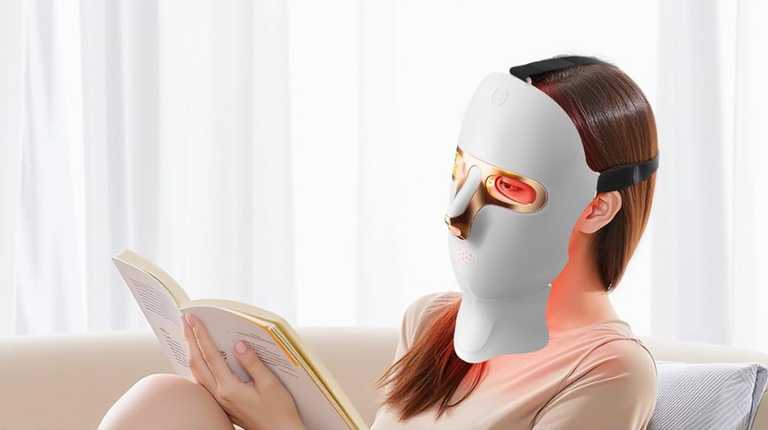 LED face mask that gives ‘salon treatment without the price tag’ gets huge discount
