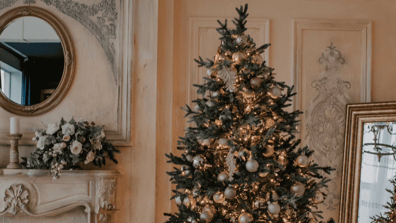 Experts have figured out the best date to put up your Christmas tree