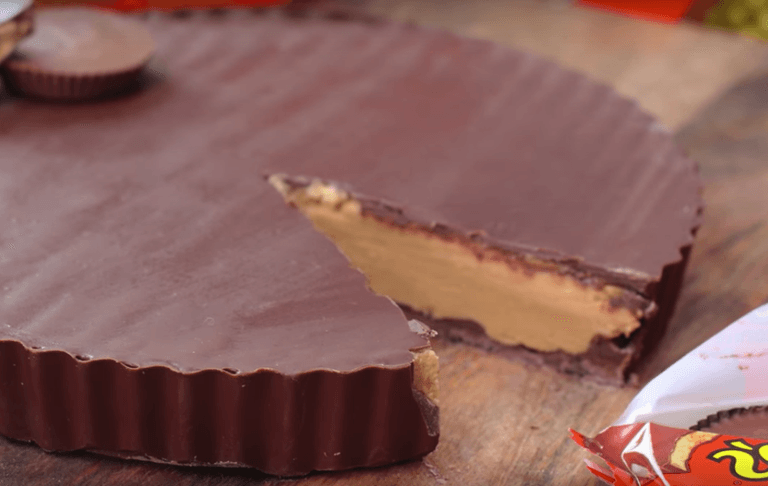 It’s FRIDAY! You know you NEED this giant no-bake peanut butter cup in your life