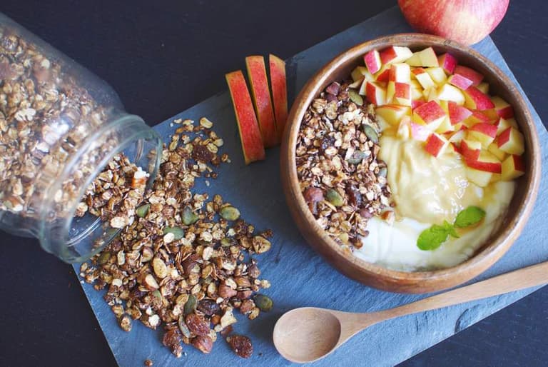 Say hello to the delicious chocolate granola that will brighten up your mornings