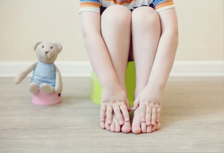 Toilet-training toddler boys and girls: the same… but also very different