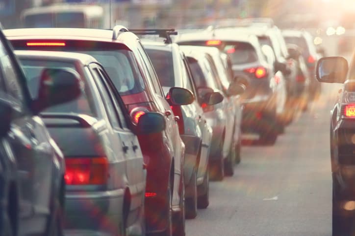 Workers with long commutes sleep less and are more likely to be obese