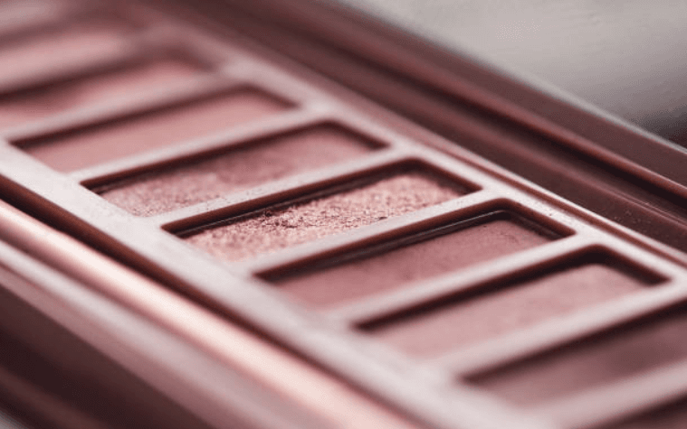 Rose gold makeup looks you should try if you’re heading out this weekend