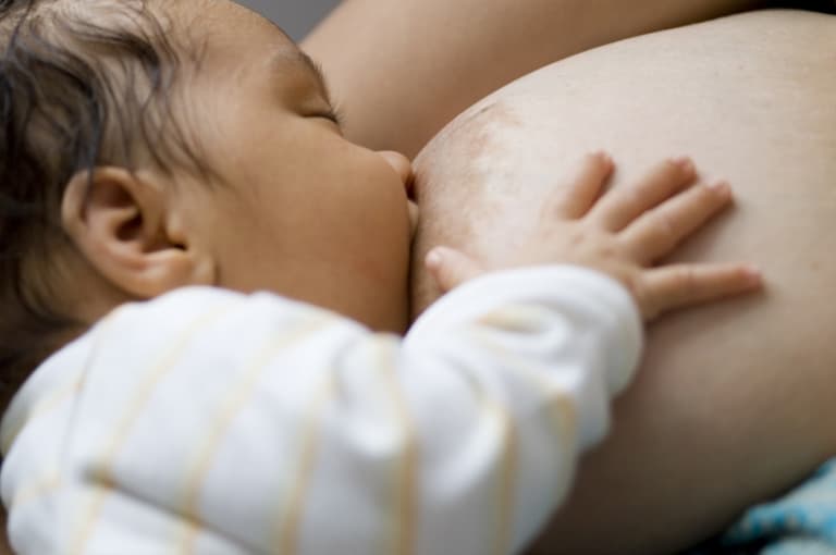 Breast milk straight from mum’s breast is better for babies than pumping says new study