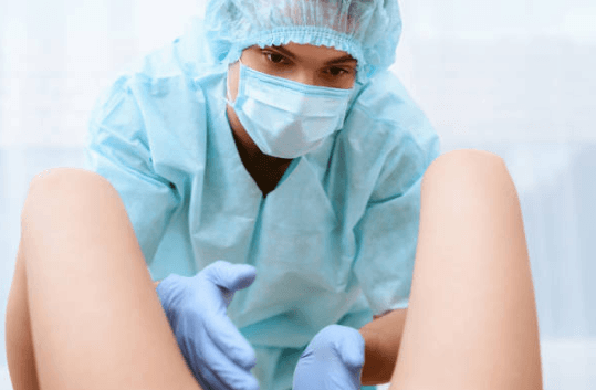 Midwife urges mums-to-be not to ‘worry about pubic hair’ when giving birth