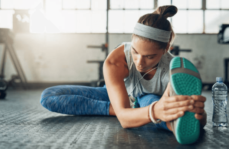 Woman kicked out from the gym because her top was too revealing (it wasn’t)