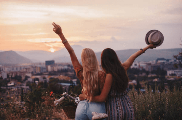 Holidaying with friends is officially better for your health than holidaying with family