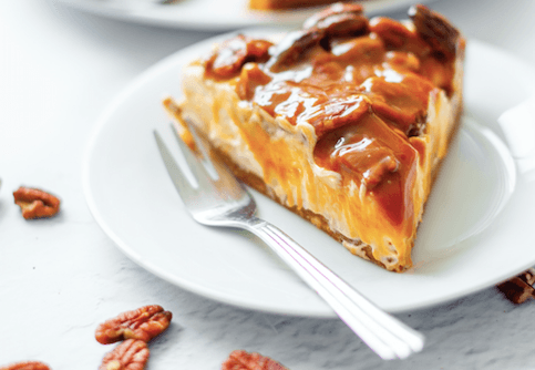 Gingerbread salted caramel pecan cheesecake is the Christmas Day dessert we all deserve Gingerbread salted caramel pecan cheesecake is the Christmas Day dessert we all deserve
