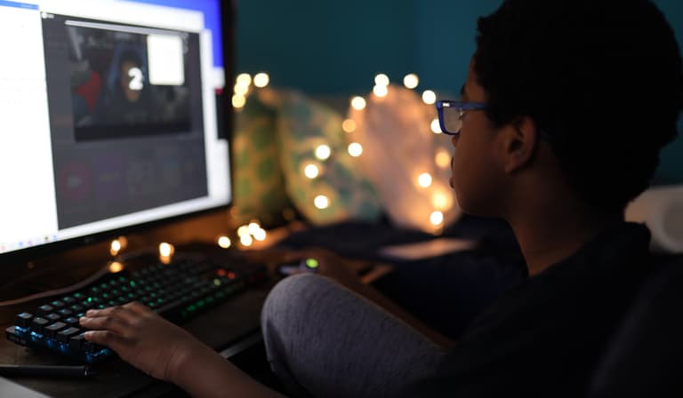 How ‘Internet Safety’ talks have become the new stranger danger talks for parents