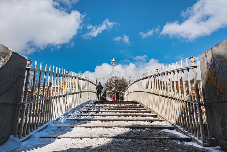 Met Eireann issue ice warning for the entire country