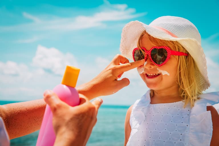 HSE warn parents over signs of ‘heat exhaustion’ as temperatures soar