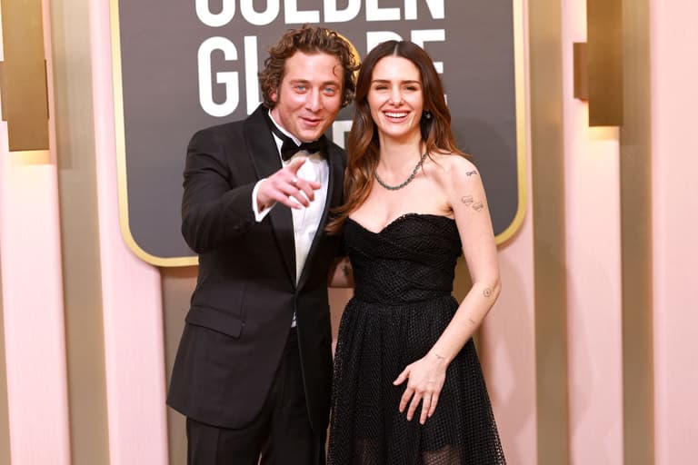 Jeremy Allen White agrees to daily alcohol test to see kids in custody agreement