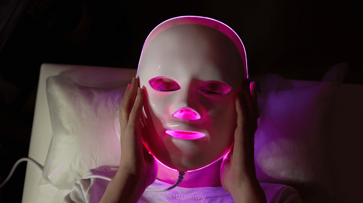 Shoppers are swiping up this €26 anti-ageing LED face mask