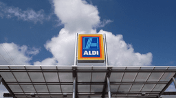 Aldi taps into the TikTok blowout trend with €14.99 Hot Air Brush