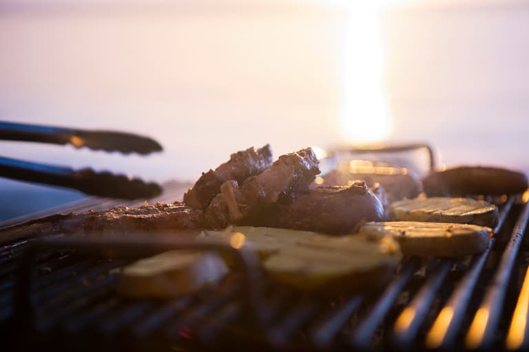 10 really easy hacks for a finger-lickin’ BBQ
