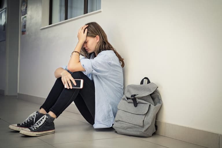 Smartphone ban in schools set to be approved by Cabinet