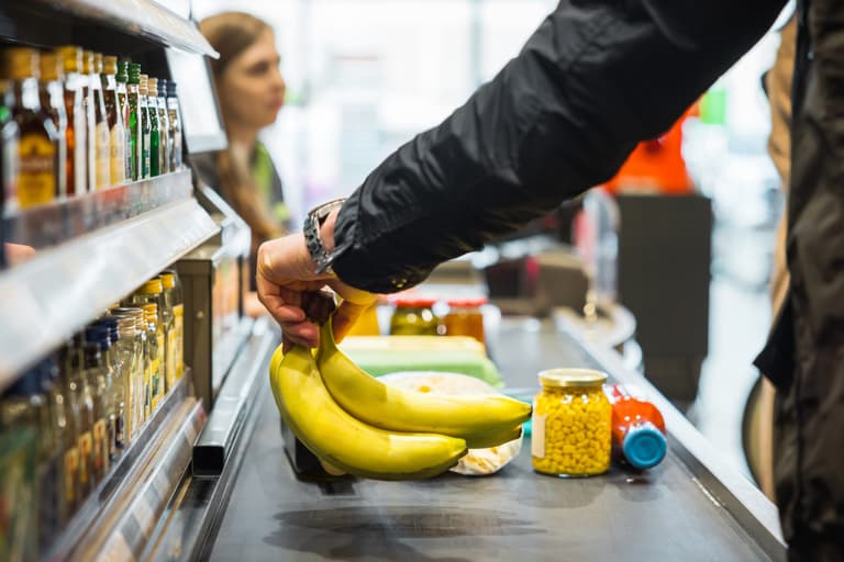 Irish shoppers may finally see a ‘decline’ in food prices in 2024, according to Economist Irish shoppers may finally see a ‘decline’ in food prices in 2024, according to Economist