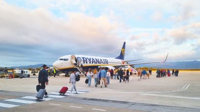 Ryanair-friendly cabin bag that’s ‘perfect for travel’ is on sale for less than €9