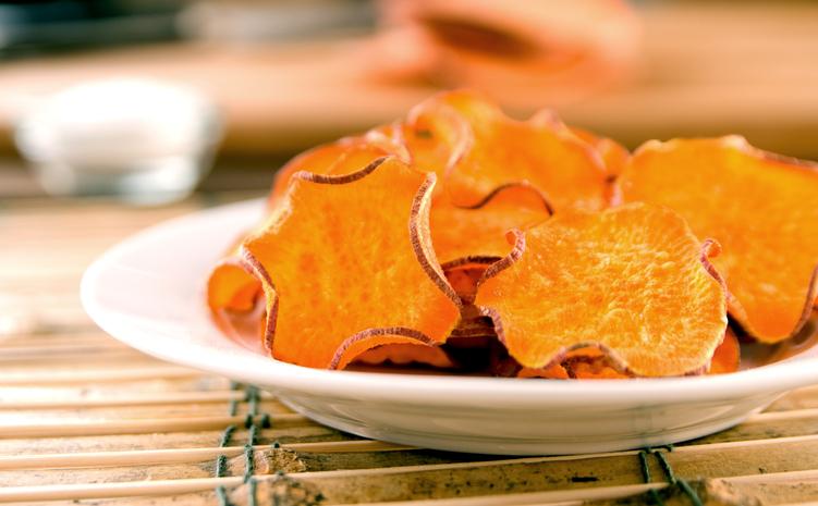 These homemade low-fat crisps are definitely saving us from the munchies
