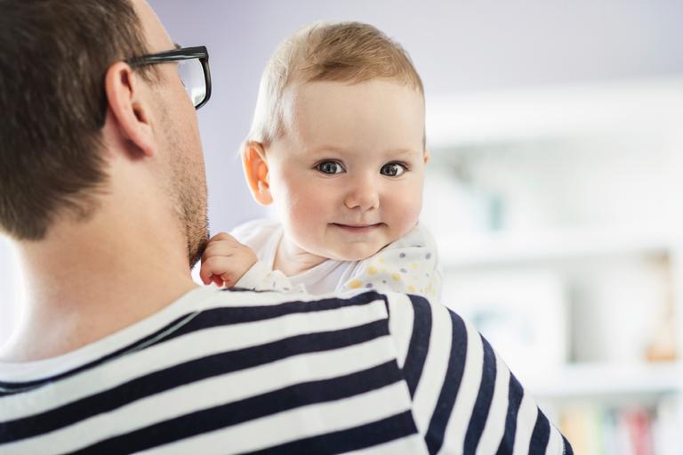 Labour Party proposes paid paternal leave and minimum wage increase