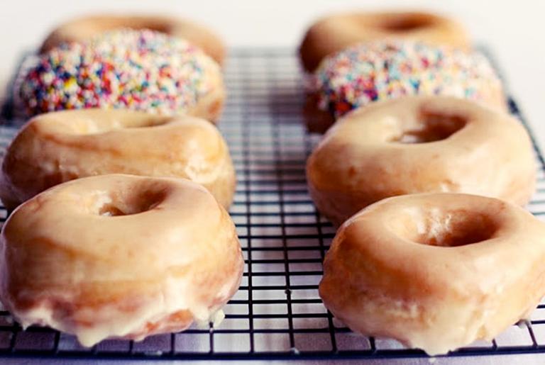 How to Make Old Fashioned Donuts At Home