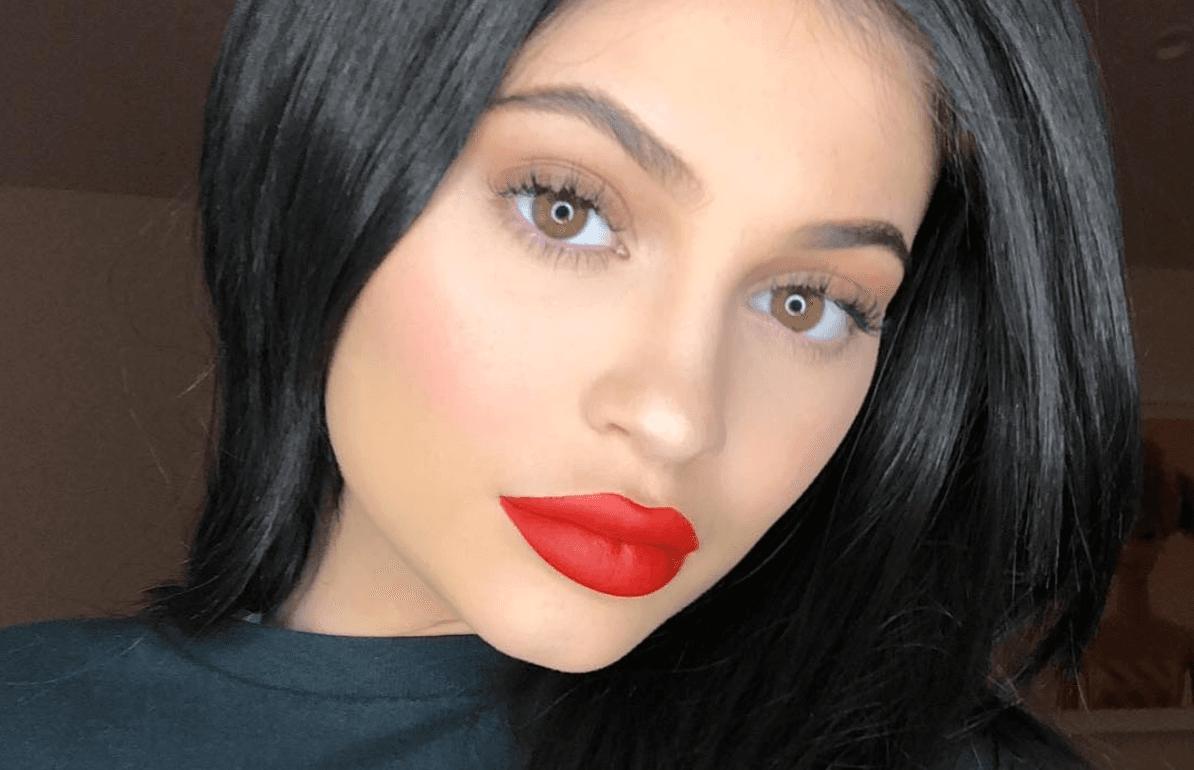 Kylie Jenner shares first look at newborn Chicago in baby announcement