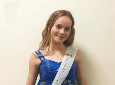A 14-year-old girl made her own prom dress from IKEA bags and it’s beautiful