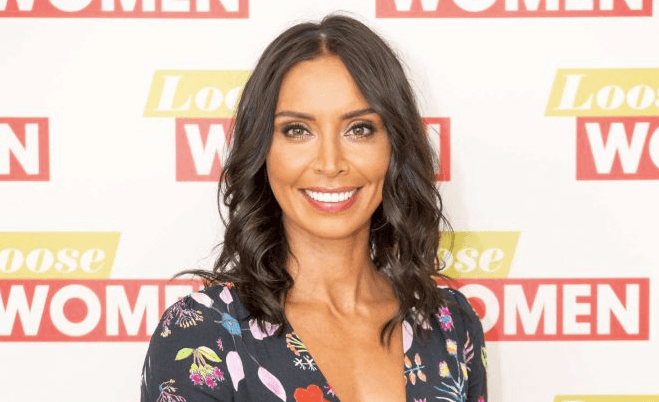 Christine Lampard looks stunning weeks before due date in this Karen Millen dress
