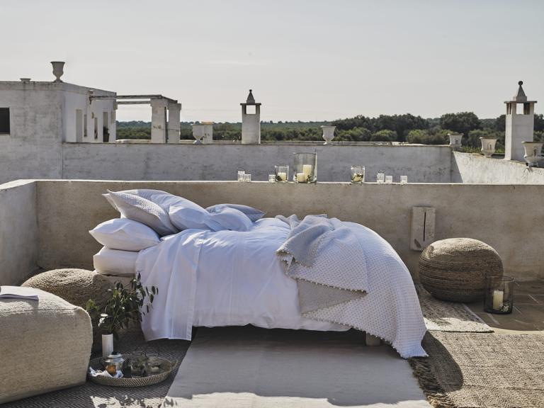 The White Company has opened a HUGE flagship store on Grafton Street and just WOW