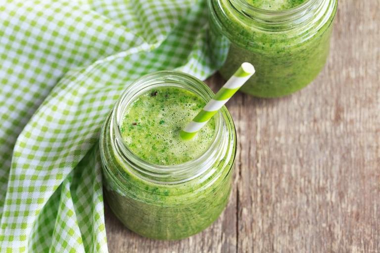 Trying for a baby this summer? This smoothie might just boost your fertility health