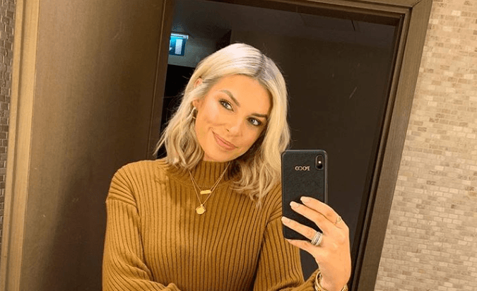 We absolutely adore Pippa O’Connor’s €40 silk shirt from Zara