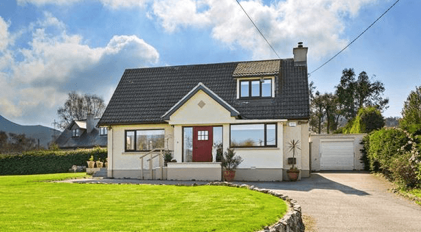 This little Wicklow house is for sale and looks totally different on the inside