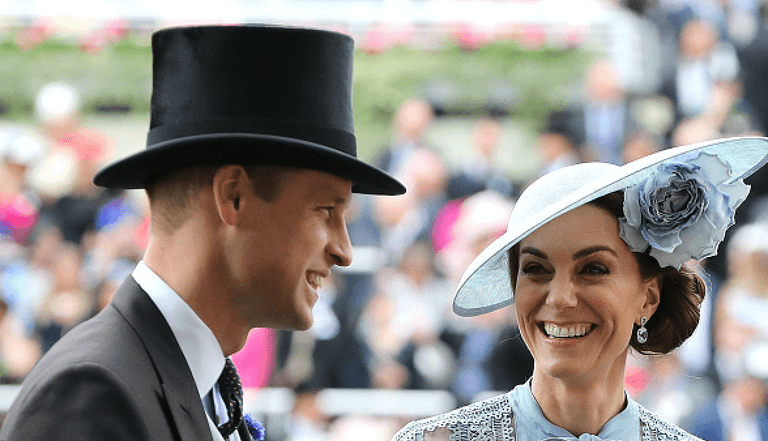 Kate Middleton’s Elie Saab powder blue dress is race day perfection