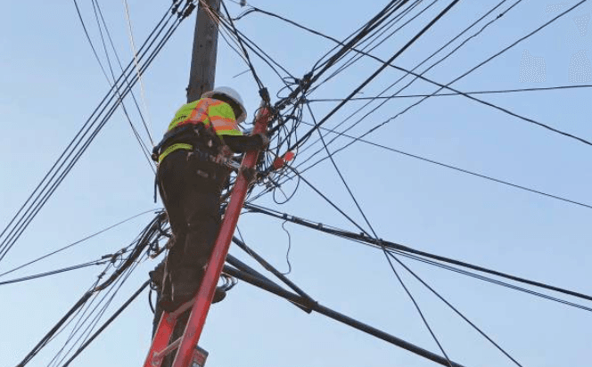 Thousands of homes have been left without power in Ireland after overnight storms