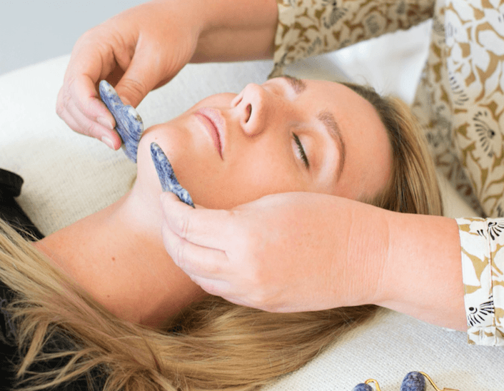 “Like botox, but without needles” – I tested Gua Sha, and the results were impressive