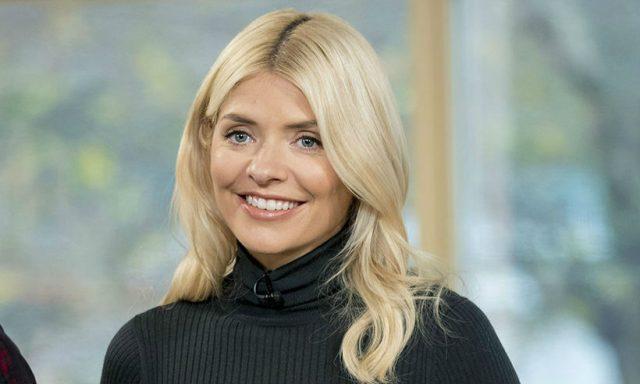 Holly Willoughby just wore the cutest little €49 tartan dress from Oasis