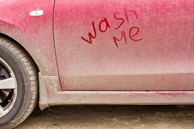‘It works both ways’ Mum blogger claps back after her messy car is trolled online