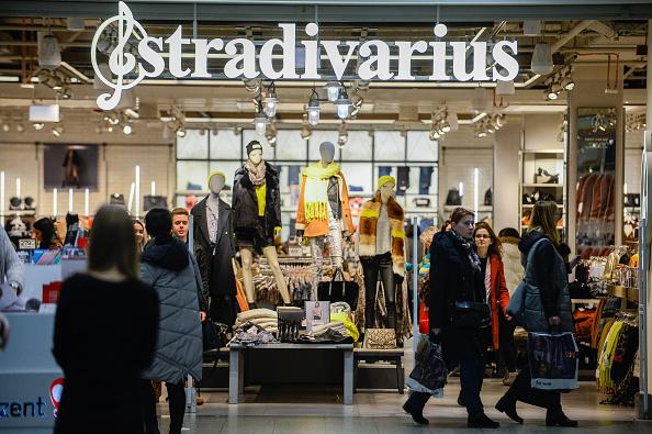 Stradivarius have released €20 dupe of that viral Zara dress (and it comes in two colours)