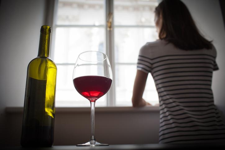 Study shows more people are drinking during lockdown to deal with the stress
