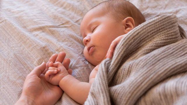 My friend uses this nifty trick to get her baby to sleep – and swears it always works