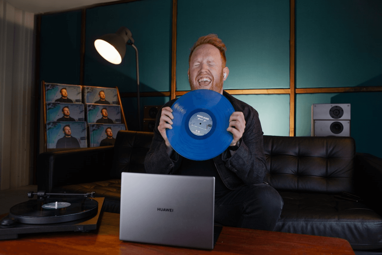 Gavin James will play virtual concert this Friday to raise funds for stage crew