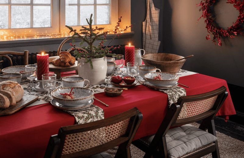 H&M Home has just dropped their Christmas 2020 collection – and it’s perfect
