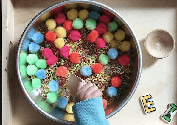 How to DIY a sensory bin to keep your toddler busy (while you get stuff done)