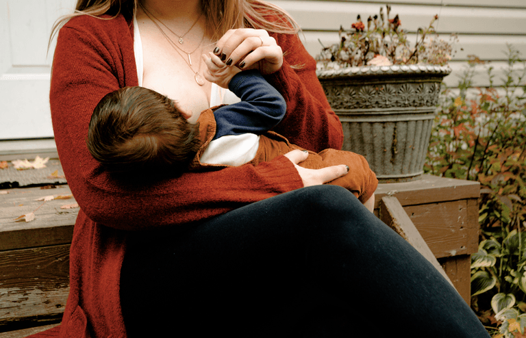 Many women are reluctant to admit breastfeeding struggles to their partner new study finds