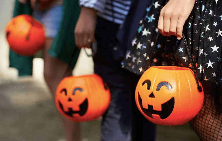 ‘Don’t go trick or treating with symptoms’ warns Tony Holohan ahead of tonight