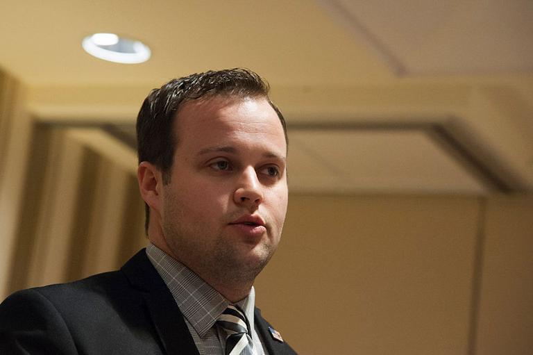 19 Kids and Counting’s Josh Duggar sentenced to 12 years for child abuse images