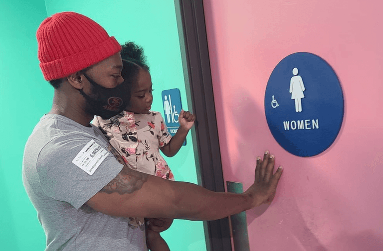 Dad praised after admitting he uses women’s bathrooms when with his daughters