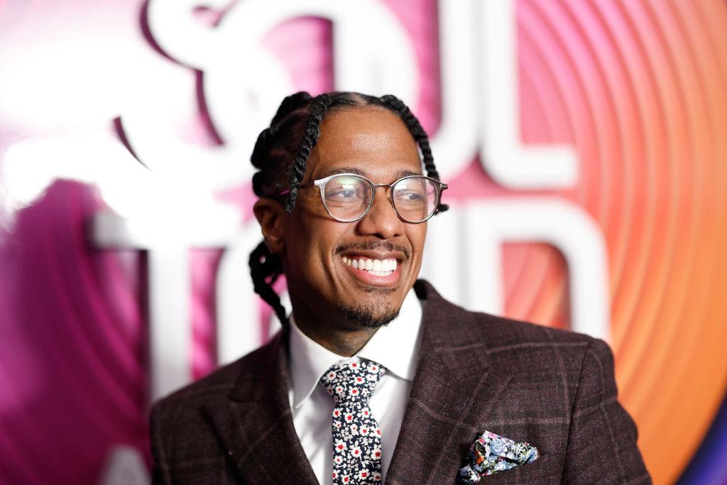 Nick Cannon estimates that he spends over €200k a year taking his 12 kids to Disneyland