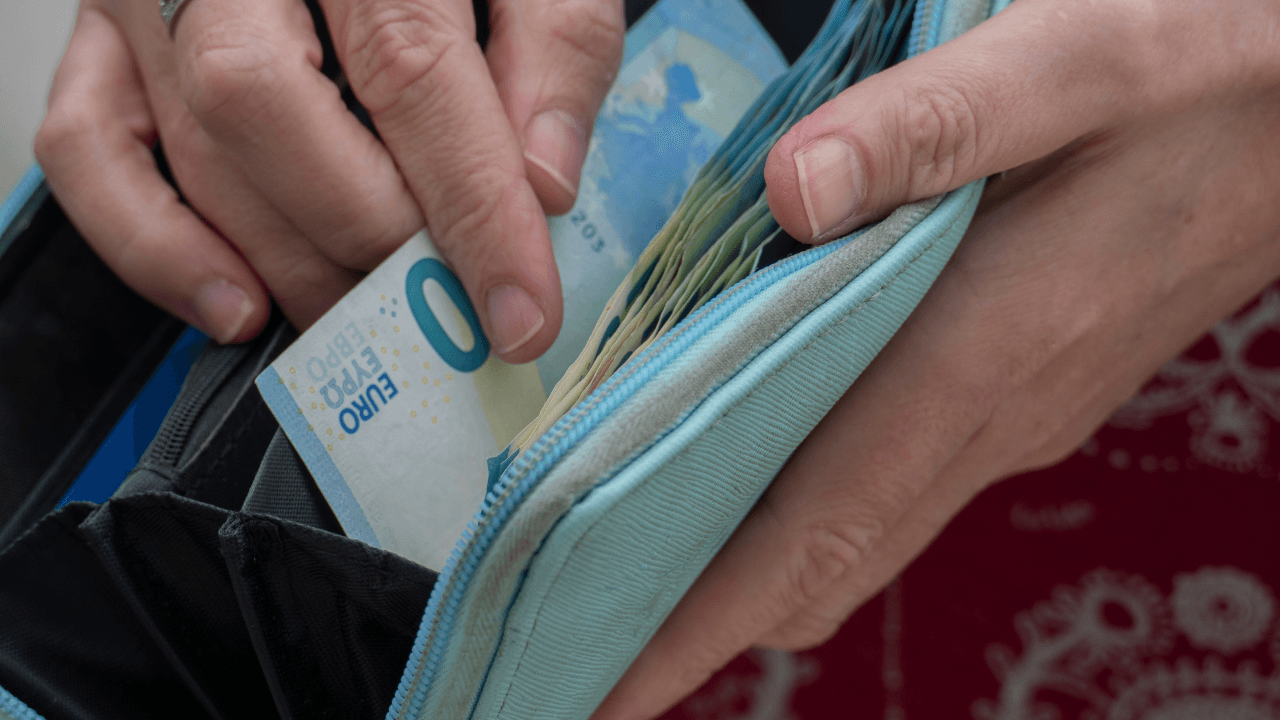 Warning to parents ahead of Child Benefit payment date change